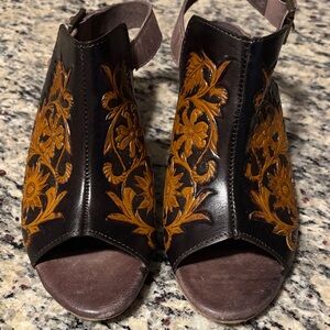 Roper Elegant Brown Floral Women's Sandals